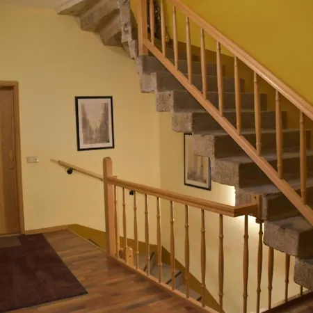 Muellers Zweite In Der Altstadt Von *