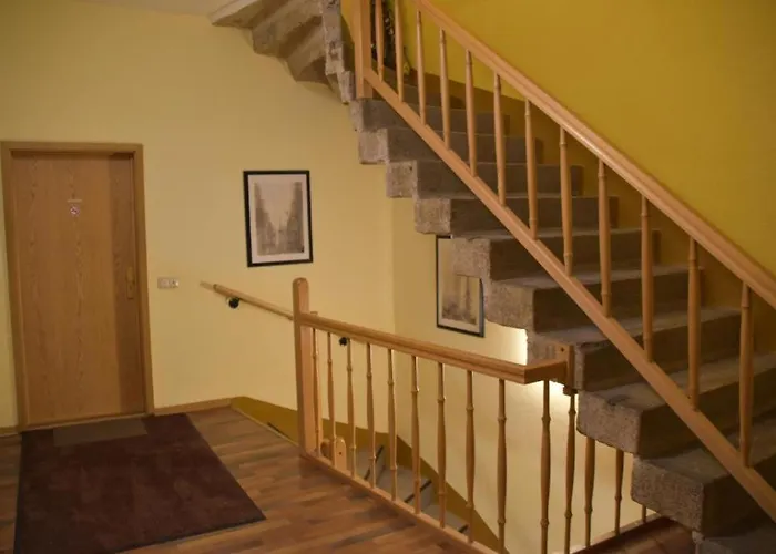 Muellers Zweite In Der Altstadt Von *