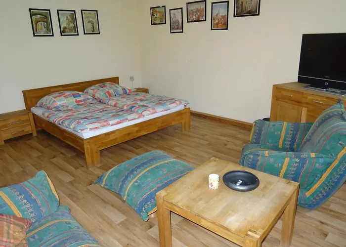 Muellers Zweite In Der Altstadt Von *